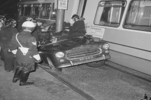 Verkehrsunfall in Dortmund-Hörde: Zwei schwer verletzt