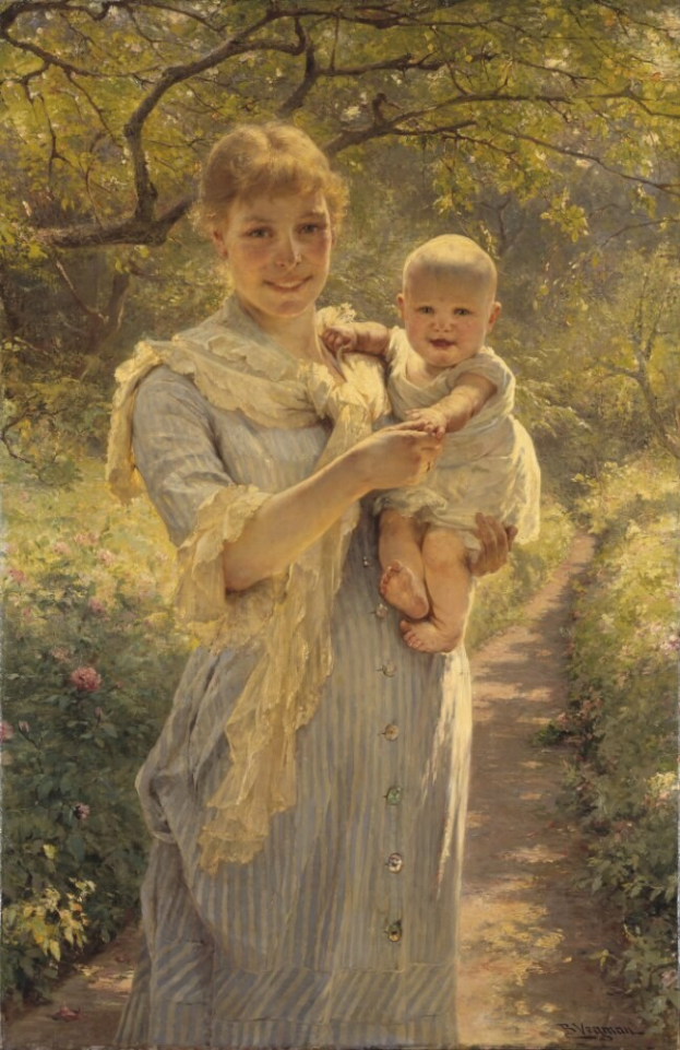 Eine Frau, die glücklich ist und ein Baby in den Armen h├Ąlt, umgeben von grünen B├Ąumen und leuchtenden Blumen.