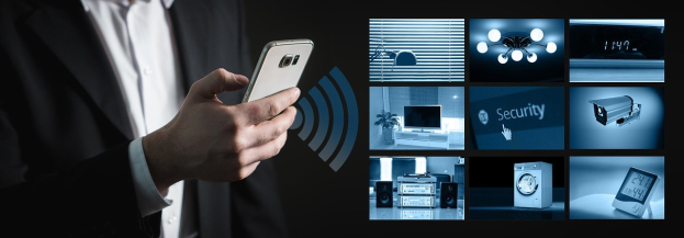 Ein Mann im Anzug nutzt ein Smartphone, um verschiedene Heim-Sicherheitssysteme zuzugreifen.
