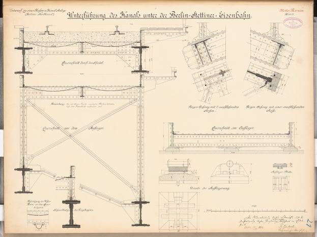 Ausführlicher Architekturplan der Berlin-Sienbahn-Brücke mit strukturellen Zeichnungen und Anmerkungen auf Papier.