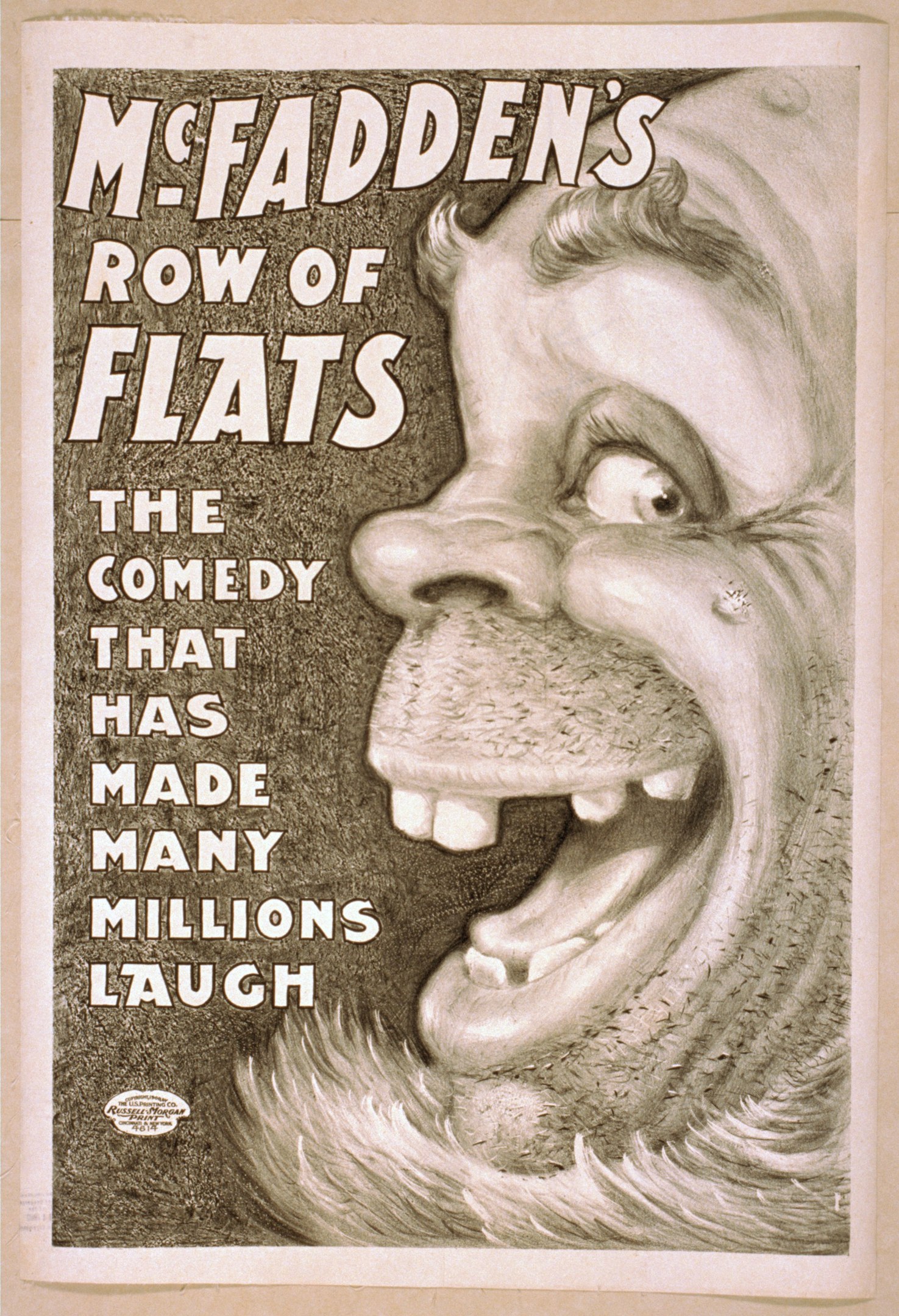 Plakat eines lachenden Menschen mit wilden Haaren, weit aufgerissenen Augen und einem breiten Grinsen, vor einem hellgelben Hintergrund, mit dem Text "McFadden's Row of Flats: The Comedy That Has Made Many Millions Laugh."