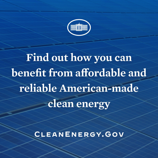 Plakat mit einem blauen Kreis-Logo, das einen weißen Stern enthält, sowie weißen Text, der "Finden Sie heraus, wie Sie von erschwinglicher und zuverlässiger amerikanischer Clean Energy profitieren können", auf einem hellblauen Hintergrund.